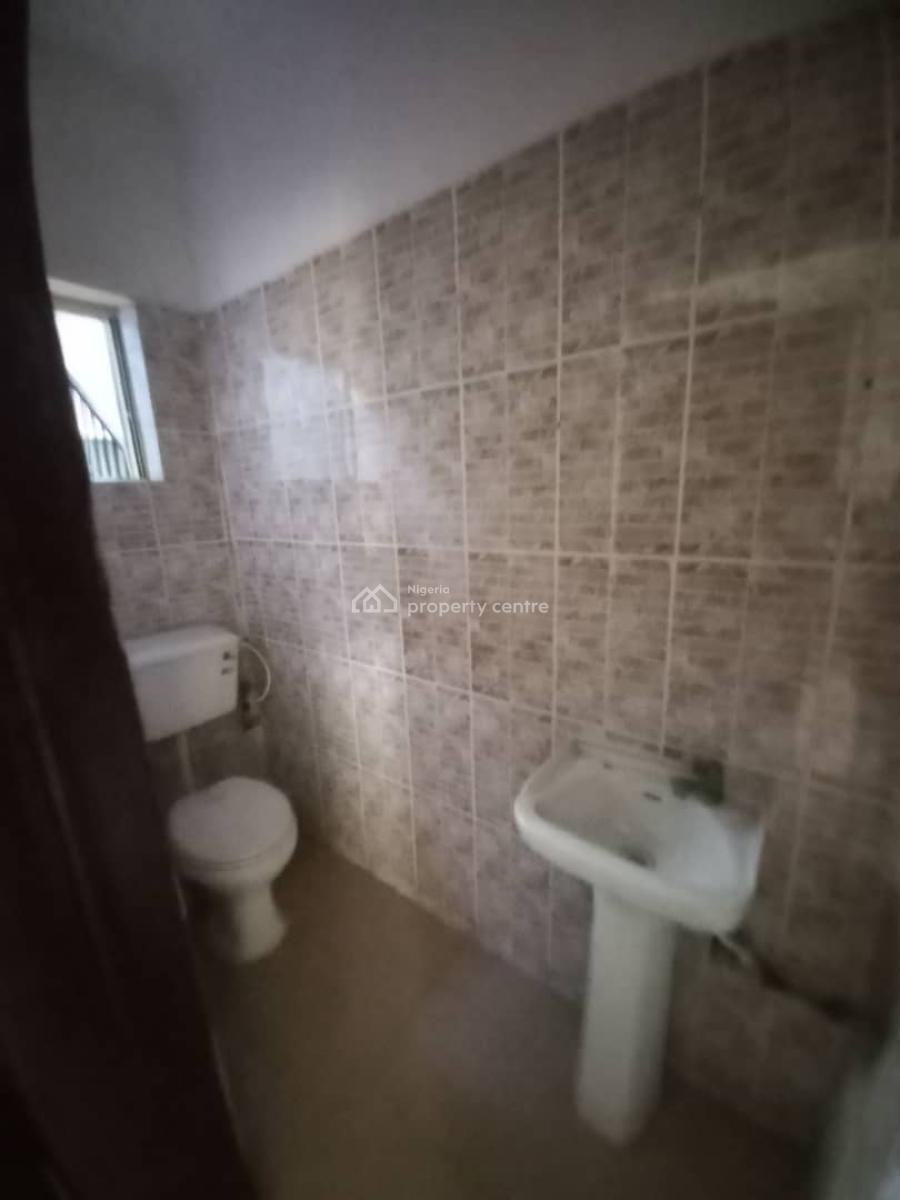 Standard 3 Bedroom Flat, Osapa, Lekki, Lagos, Flat / Apartment for Rent