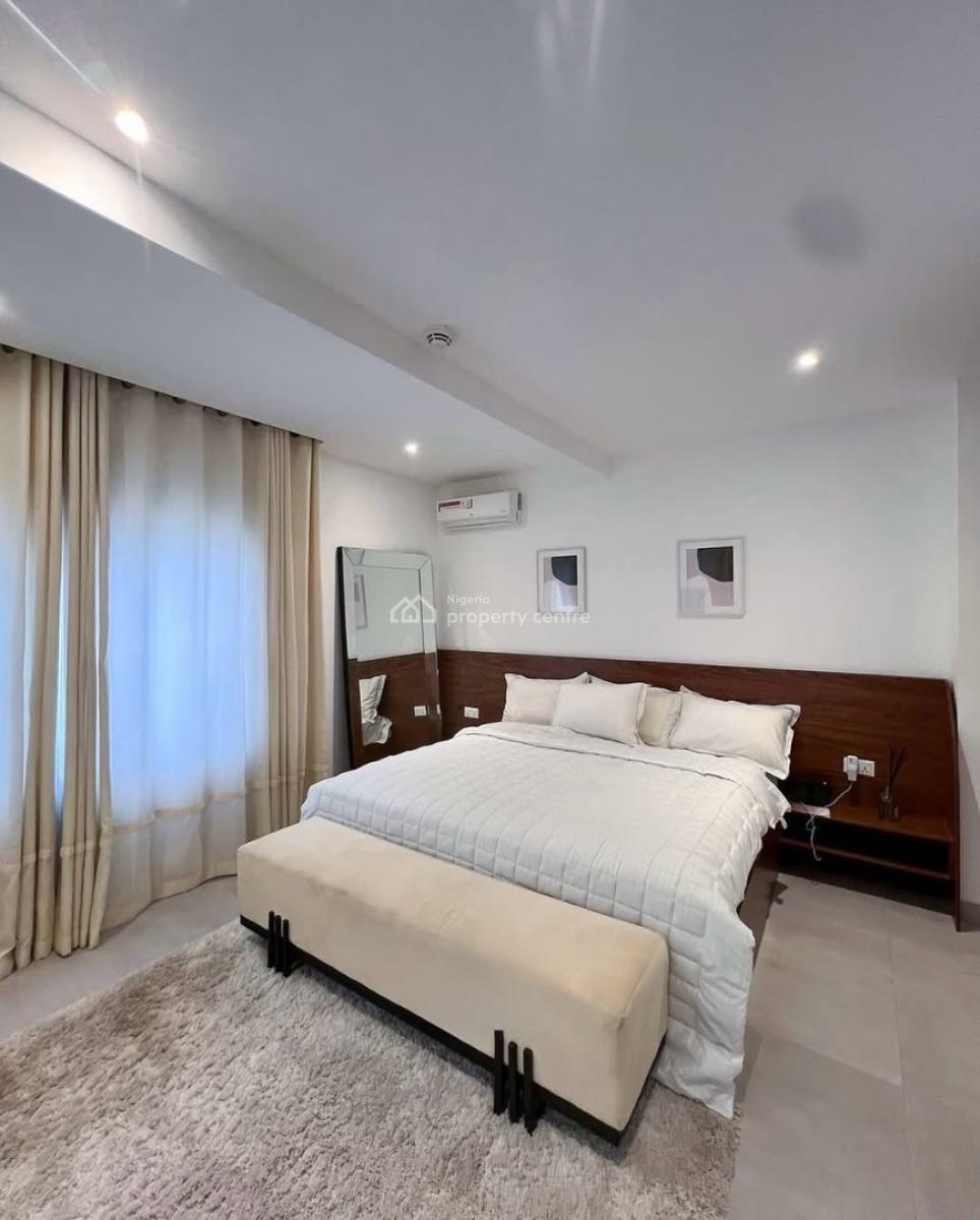 Well Built 3 Bedroom Apartment with Bq Available, Lekki Phase 1, Lekki, Lagos, Flat / Apartment for Sale