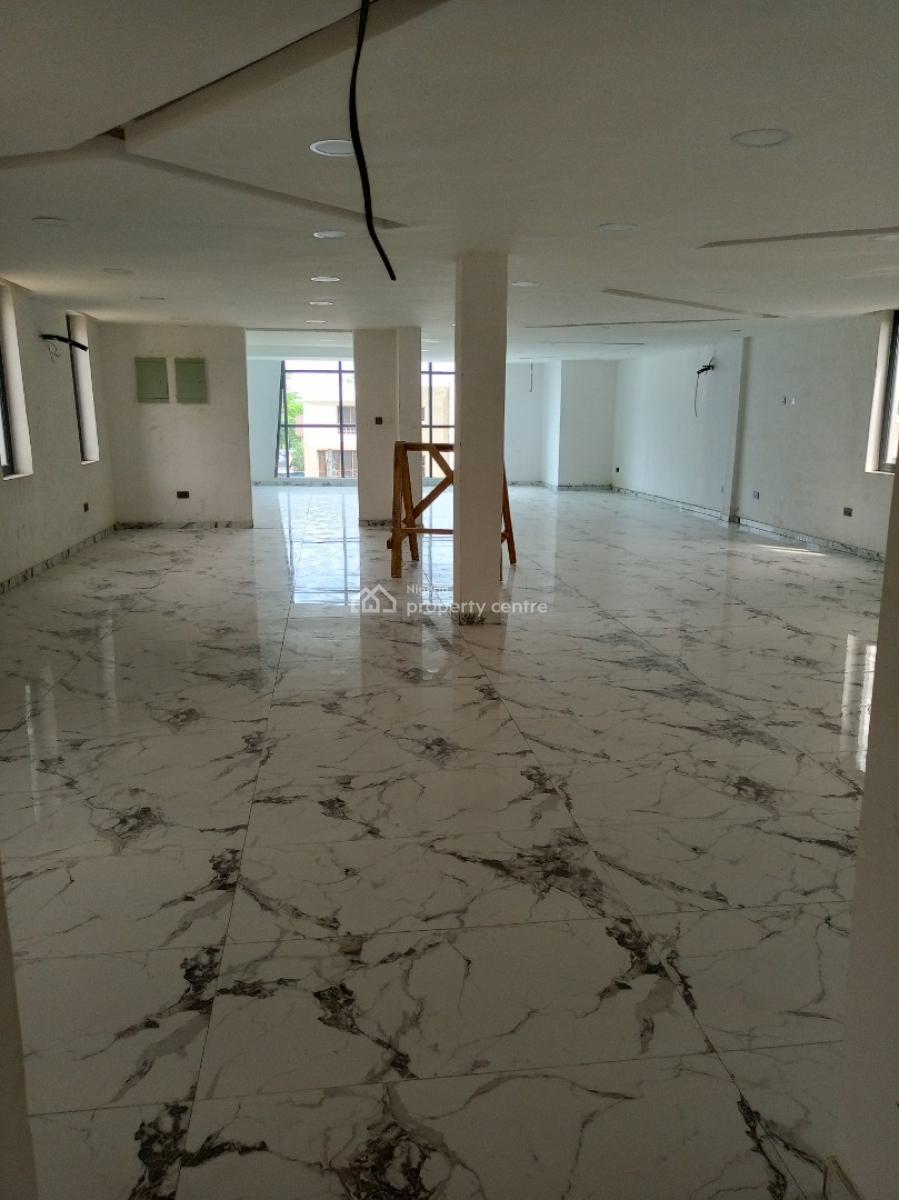 Open 232qsm Commercial with 4 Toilets and Office, Lekki Phase 1, Lekki, Lagos, Plaza / Complex / Mall for Rent
