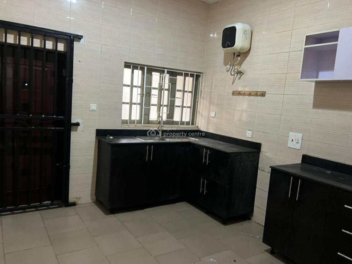 Sharp 3 Bedroom Room Flat, Off Fola Osibo, Lekki Phase 1, Lekki, Lagos, Flat / Apartment for Rent