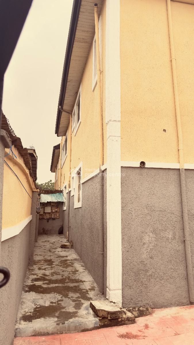 3 Bedroom Flat, Adebiyi Street, Gra Phase 1, Magodo, Lagos, Flat / Apartment for Rent