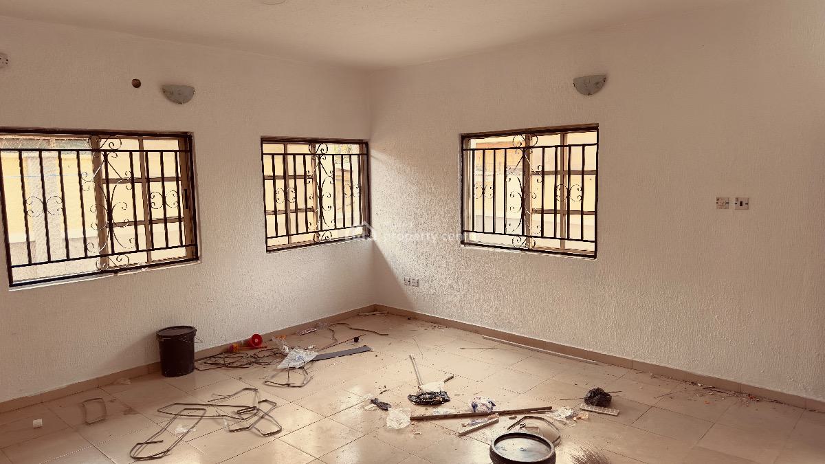 3 Bedroom Flat, Adebiyi Street, Gra Phase 1, Magodo, Lagos, Flat / Apartment for Rent