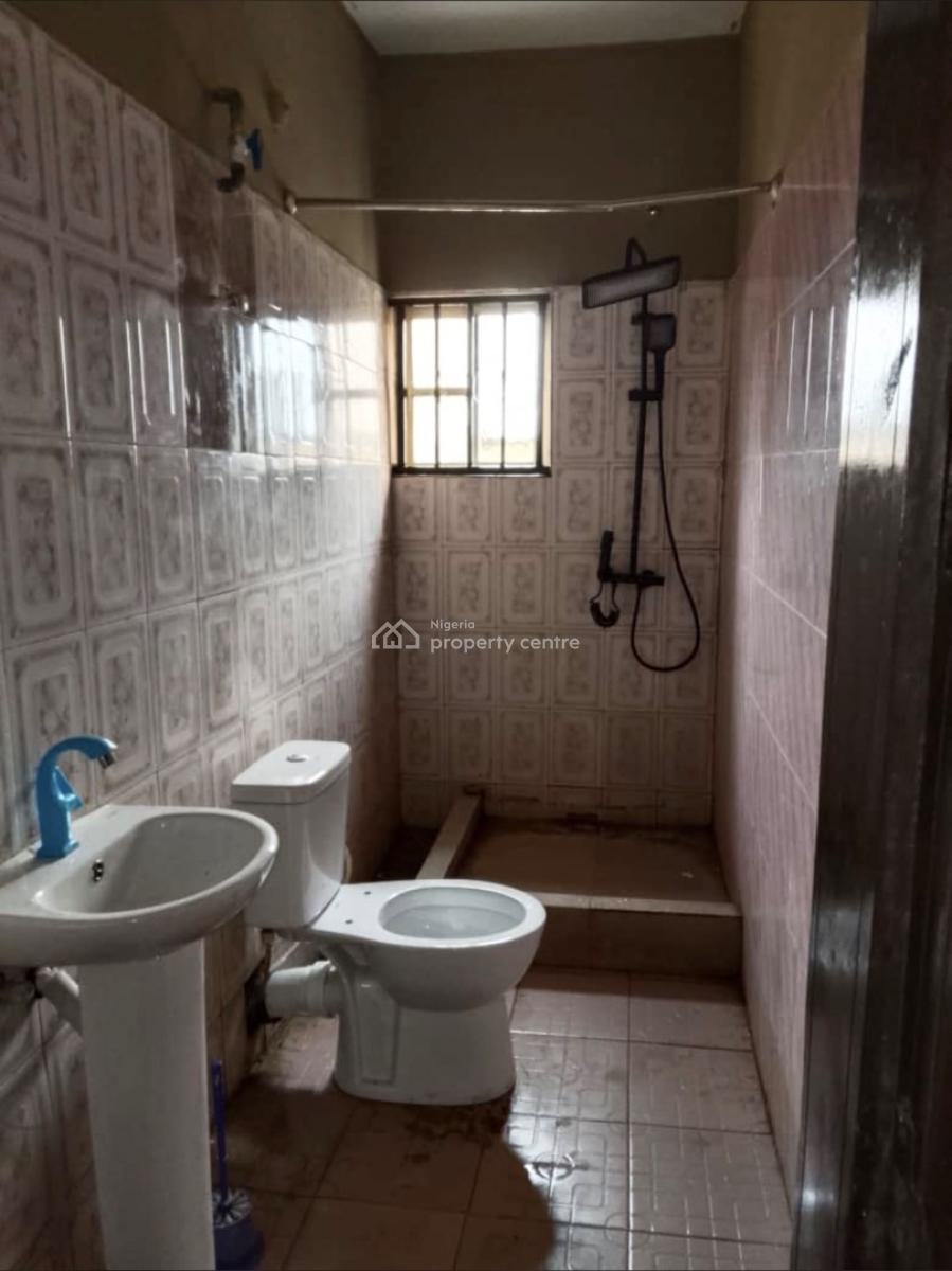 3 Bedroom Flat, Adebiyi Street, Gra Phase 1, Magodo, Lagos, Flat / Apartment for Rent