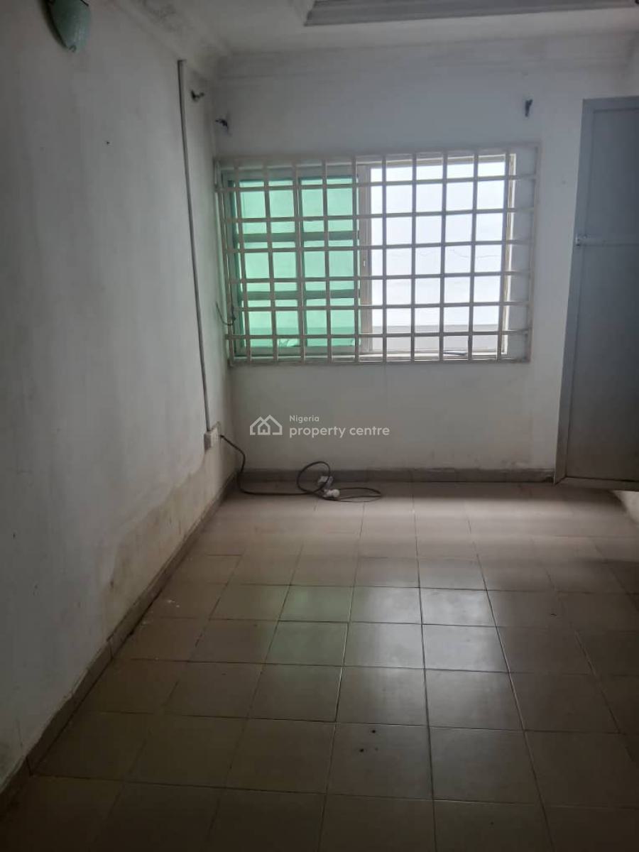 a Room Shared Apartment Upstairs., Thomas Estate, Ajah, Lagos, Self Contain (single Rooms) for Rent