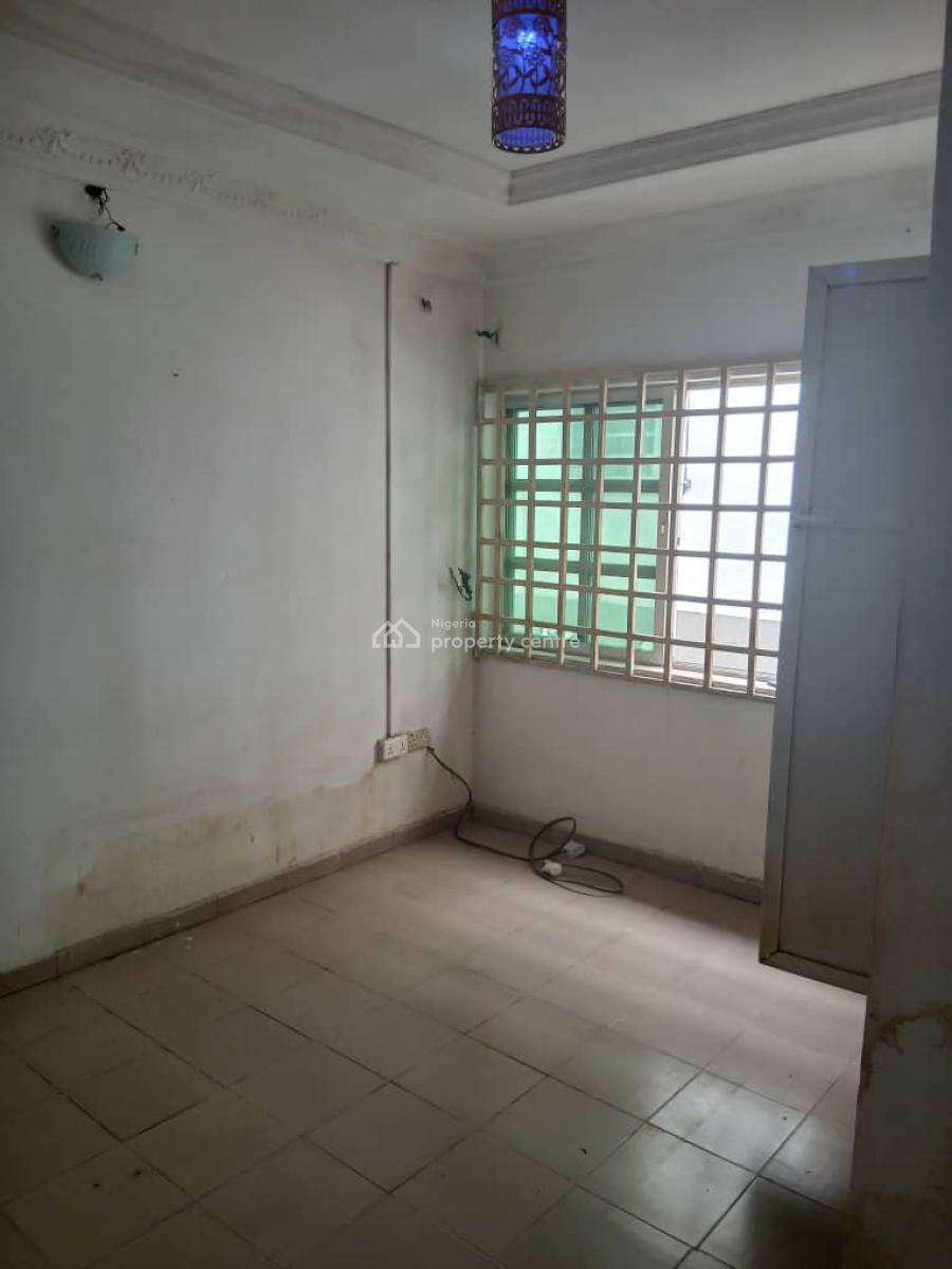 a Room Shared Apartment Upstairs., Thomas Estate, Ajah, Lagos, Self Contain (single Rooms) for Rent
