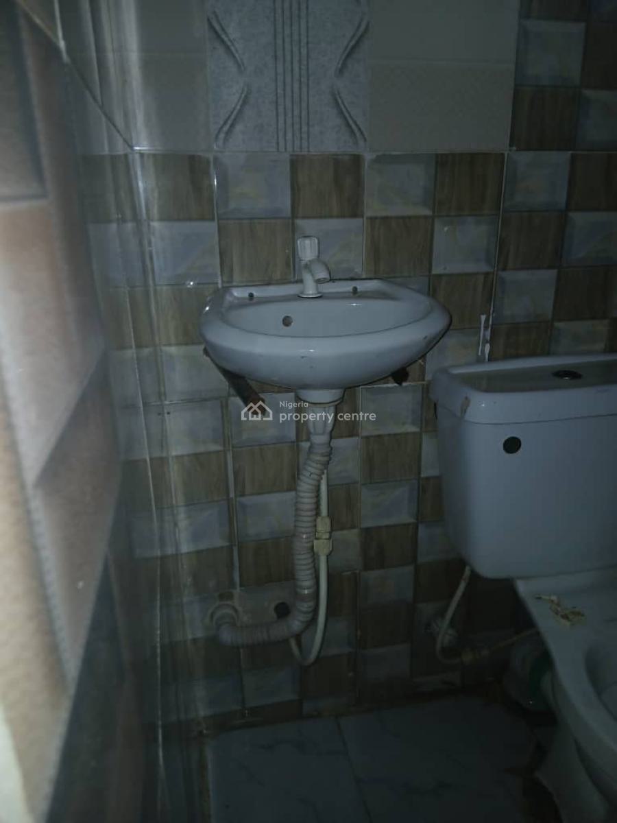 a Room Shared Apartment Upstairs., Thomas Estate, Ajah, Lagos, Self Contain (single Rooms) for Rent