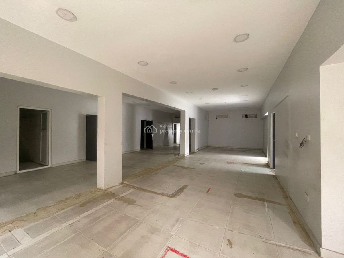 Cornerpiece Bungalow, Open-plan Interior Spaces and 5 Restroom, Lekki Phase 1, Lekki, Lagos, Flat / Apartment for Rent