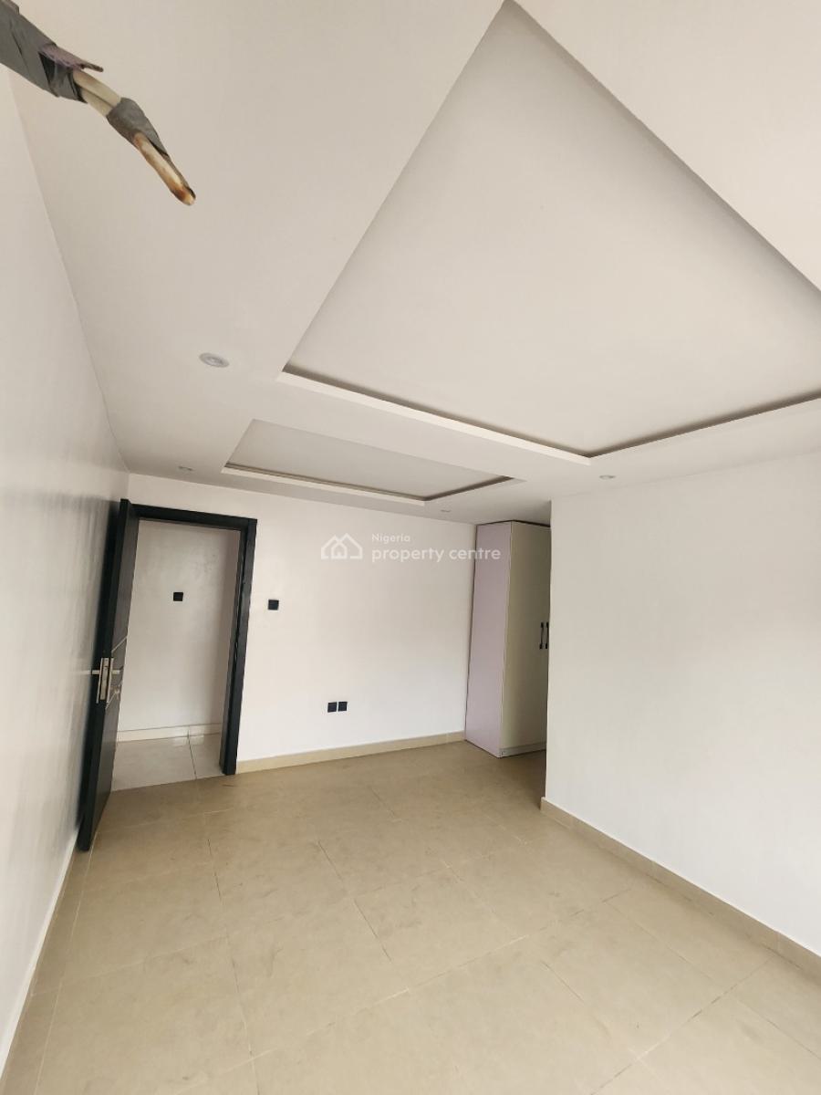 Standard and Spacious 3 Bedroom Flat with One Room Bq, Off Admiralty Road, Lekki Phase 1, Lekki, Lagos, Flat / Apartment for Sale