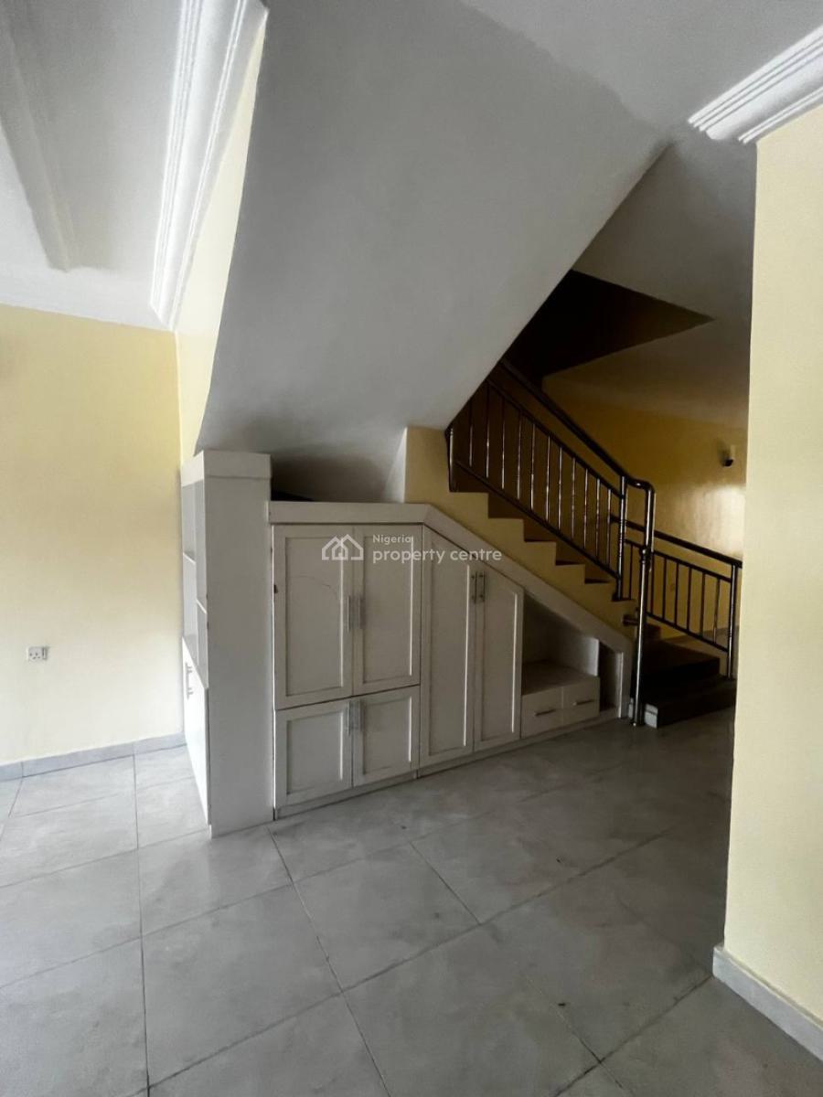 3 Bedroom Apartment, Lekki Phase 1, Lekki, Lagos, Flat / Apartment for Rent