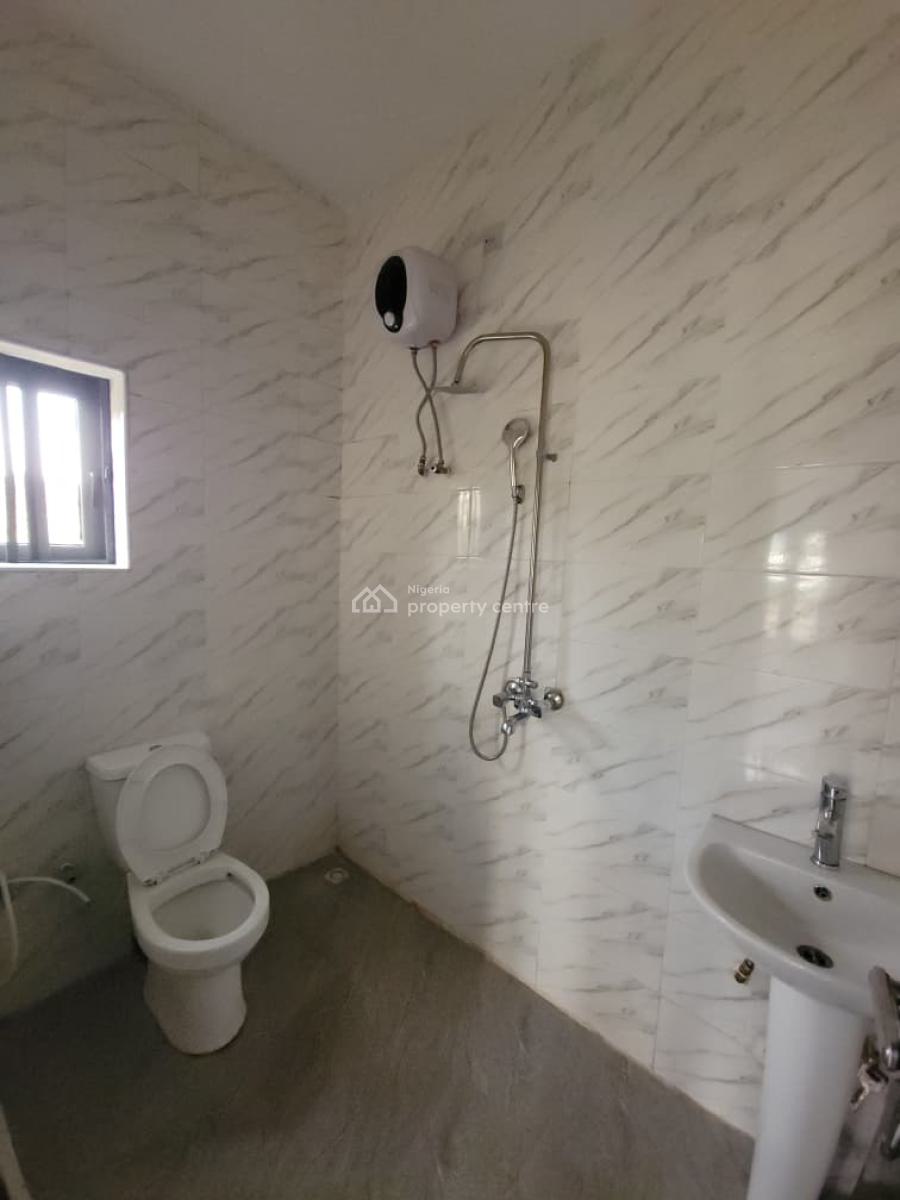 Nicely Built 3 Bedroom Flat, Kolapo Ishola Gra, Akobo, Ibadan, Oyo, Flat / Apartment for Rent