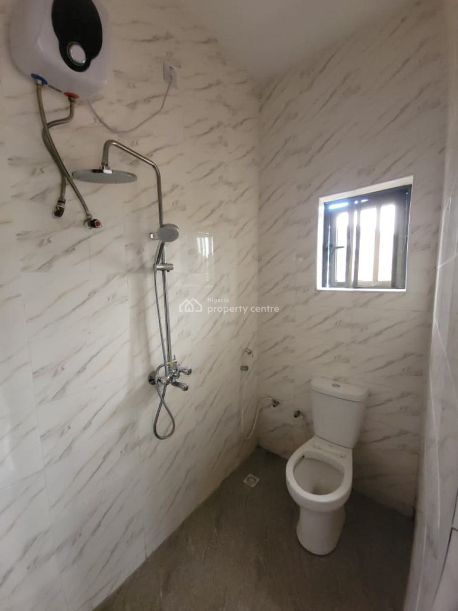 Nicely Built 3 Bedroom Flat, Kolapo Ishola Gra, Akobo, Ibadan, Oyo, Flat / Apartment for Rent