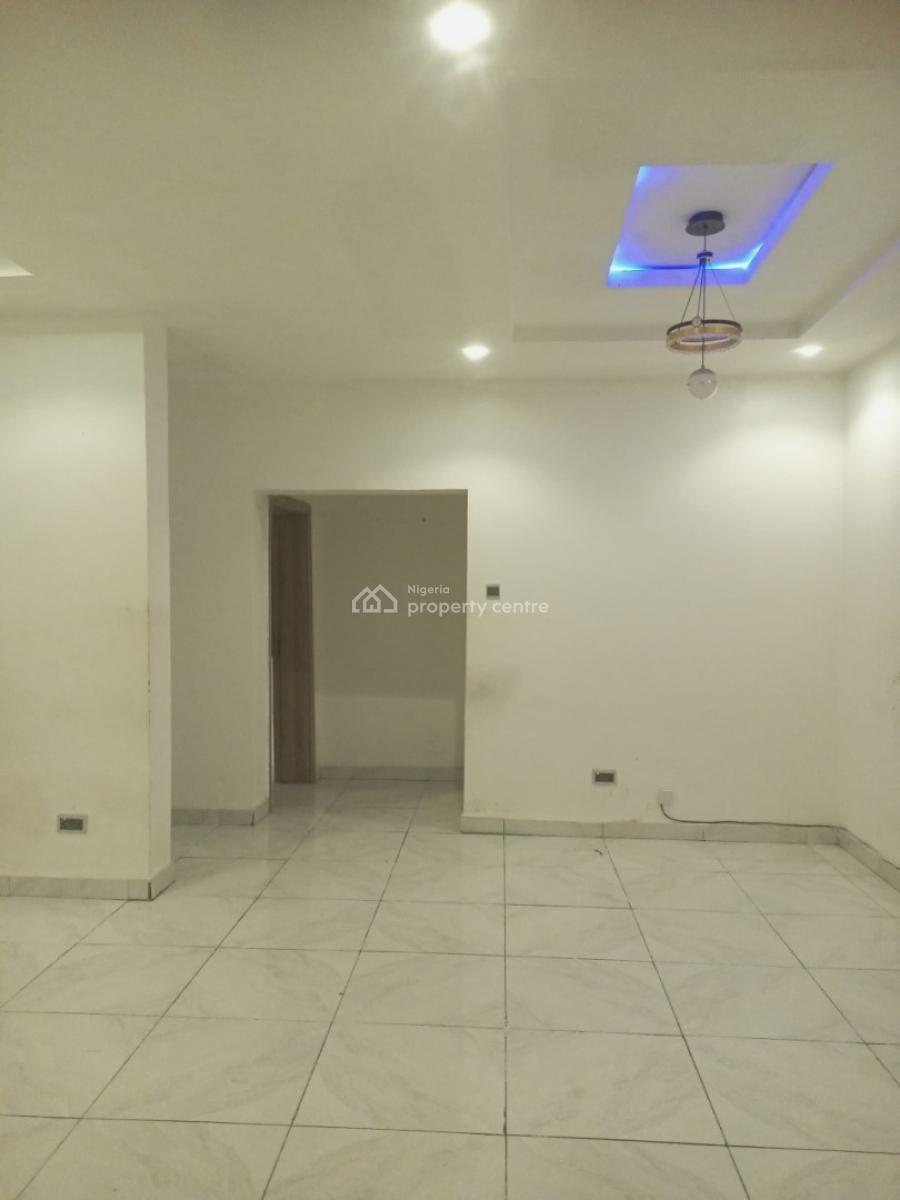 3 Bedroom Apartment Upstairs, Ikota, Lekki, Lagos, Flat / Apartment for Rent