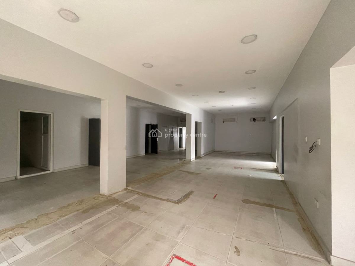 Spacious Corner Piece Bungalow, Admiralty Way, Lekki Phase 1, Lekki, Lagos, Detached Bungalow for Rent