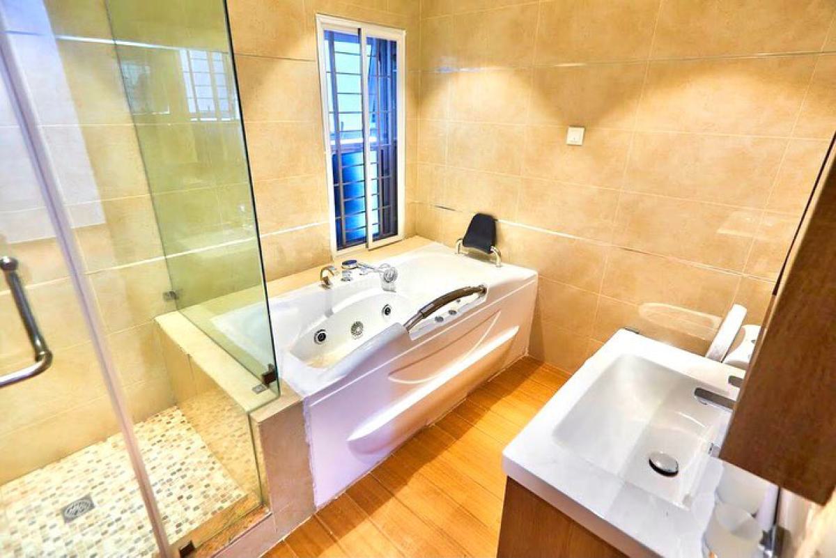 Serviced 4 Bedrooms Semi-detached House with Bq, Lekki Phase 1, Lekki, Lagos, Semi-detached Duplex for Rent