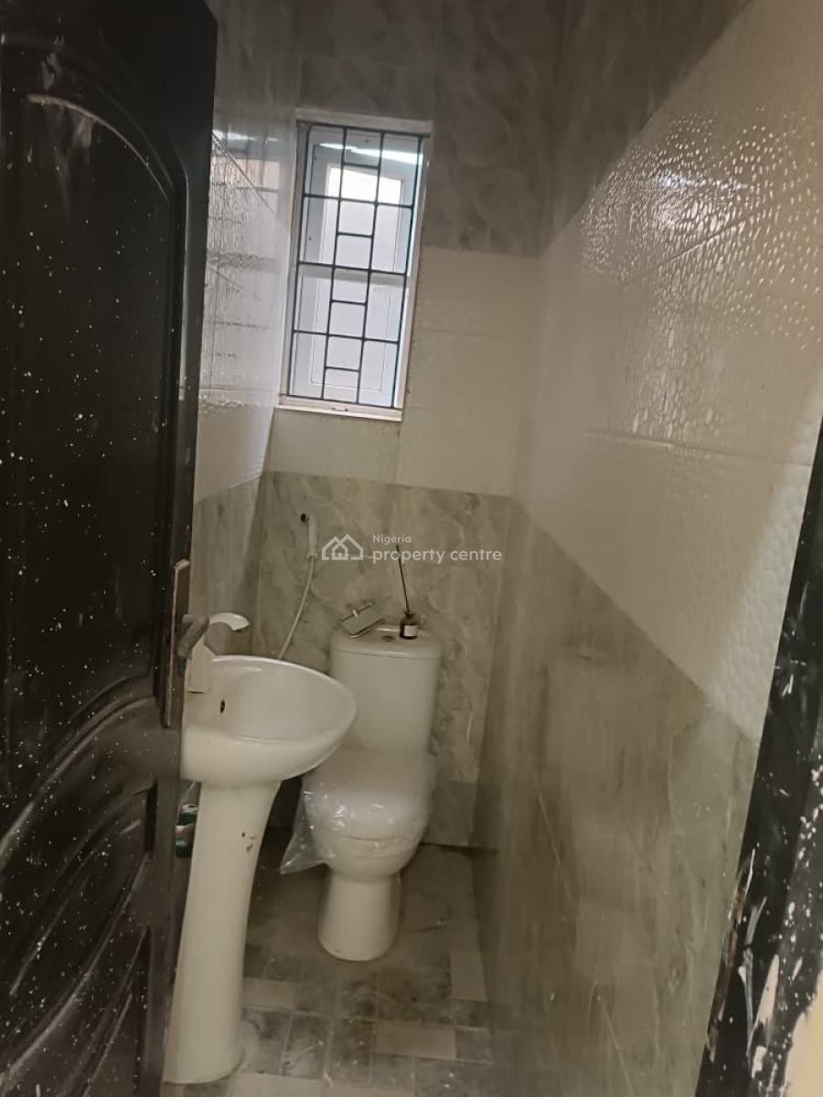 3 Bedroom Flat, Off Freedom Way, Lekki Phase 1, Lekki, Lagos, Self Contain (single Rooms) for Rent