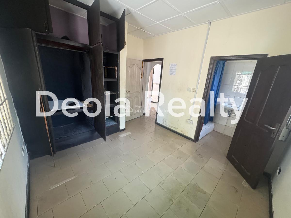 a Well Maintained 1 Bedroom Self Service Semi Detached with Extra Room, Oniru Resttlement, Oniru, Victoria Island (vi), Lagos, Mini Flat (room and Parlour) for Rent
