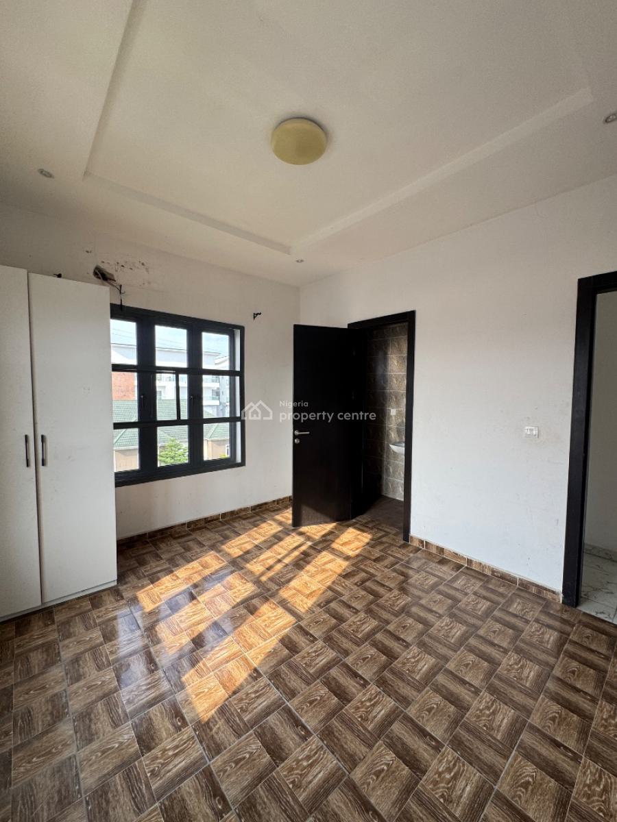Well Maintained 2 Bedroom Flat, Ikate, Lekki, Lagos, Flat / Apartment for Rent
