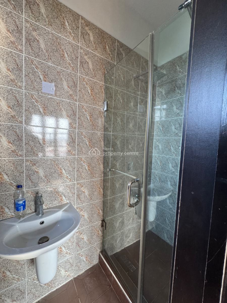 Well Maintained 2 Bedroom Flat, Ikate, Lekki, Lagos, Flat / Apartment for Rent