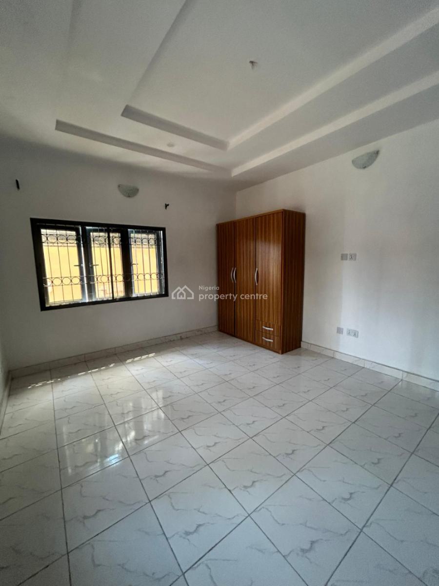 Spacious 3 Bedroom Apartment on Ground Floor with Good Fittings, Lekki Phase 1, Lekki, Lagos, Flat / Apartment for Rent