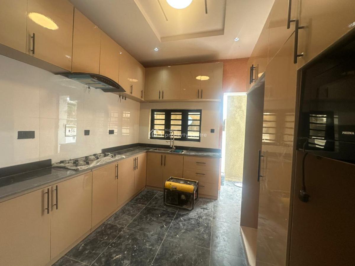 a Nice 4 Bedroom Bungalow with Bq, Carlton Gate, Akobo, Ibadan, Oyo, Detached Bungalow for Sale