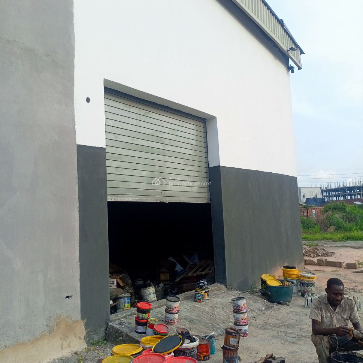 Nice Located 850sqft High Roof Industrial Warehouse, Iganmu, Lagos, Warehouse for Rent