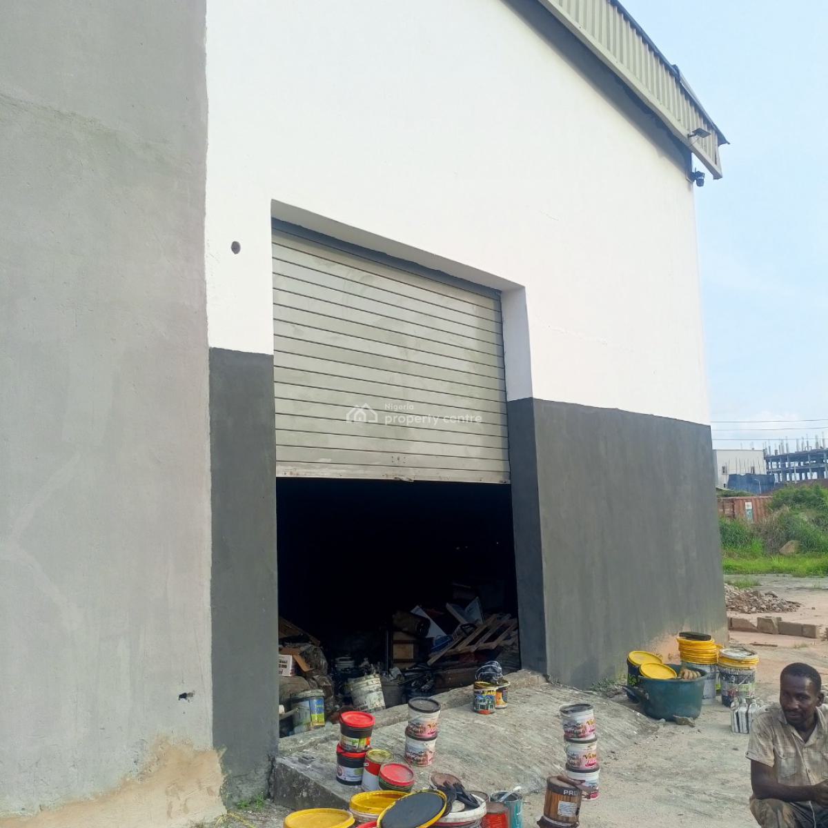Nice Located 850sqft High Roof Industrial Warehouse, Iganmu, Lagos, Warehouse for Rent