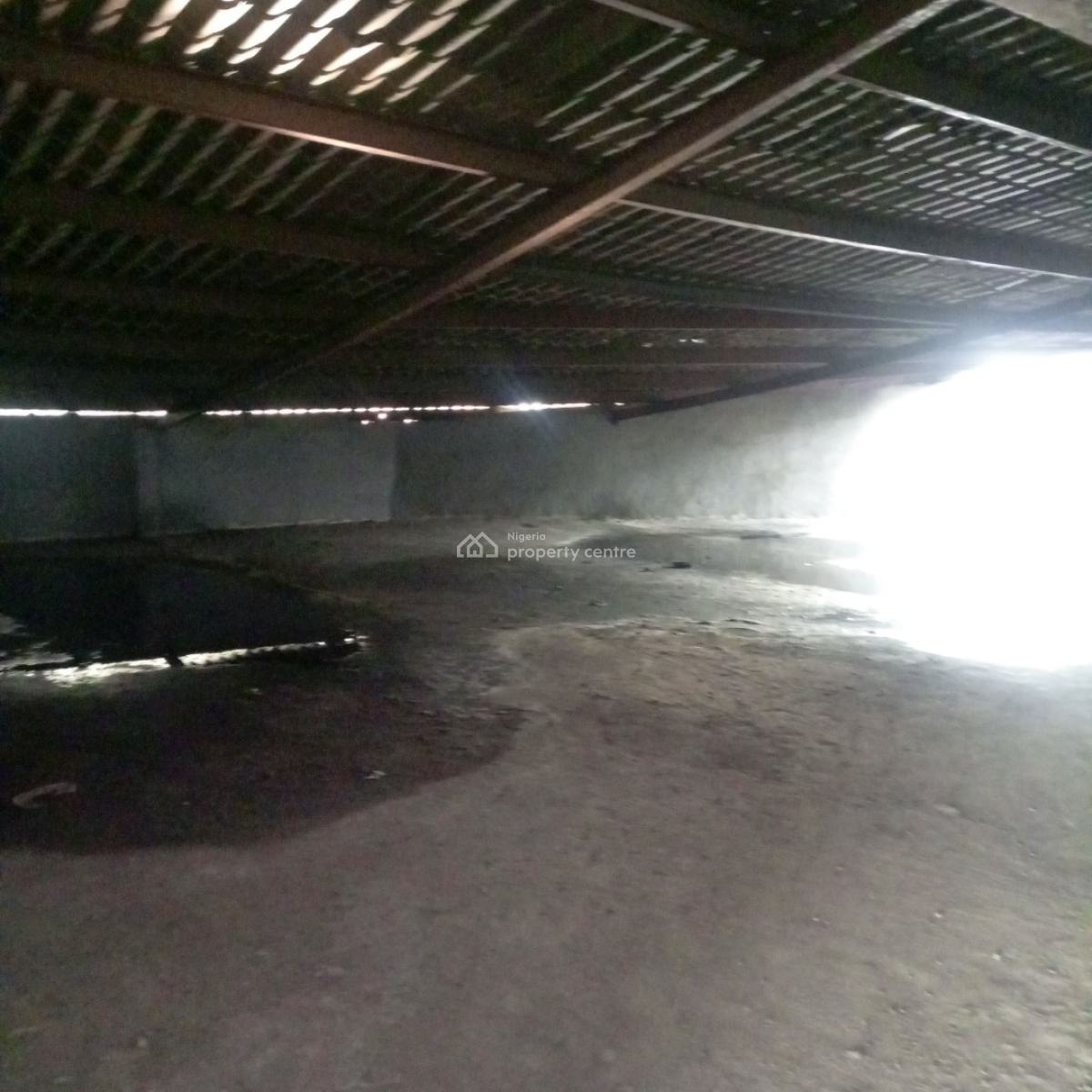 Nice Located 5600sqft Industrial Warehouse Upstairs, Orile Iganmu, Surulere, Lagos, Warehouse for Rent