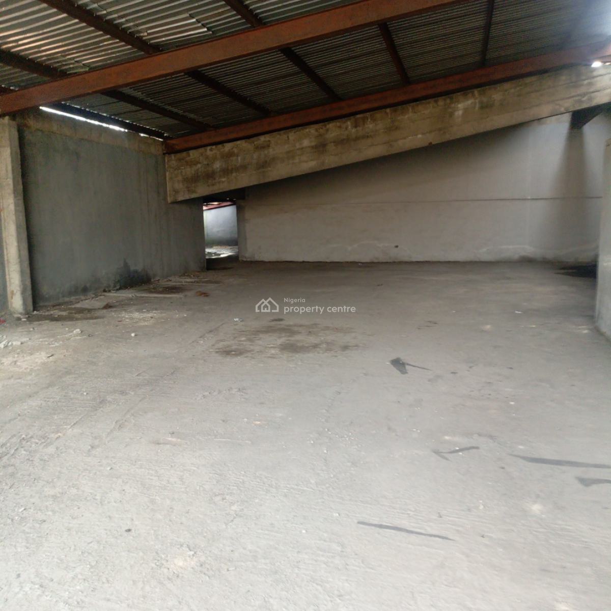 Nice Located 5600sqft Industrial Warehouse Upstairs, Orile Iganmu, Surulere, Lagos, Warehouse for Rent