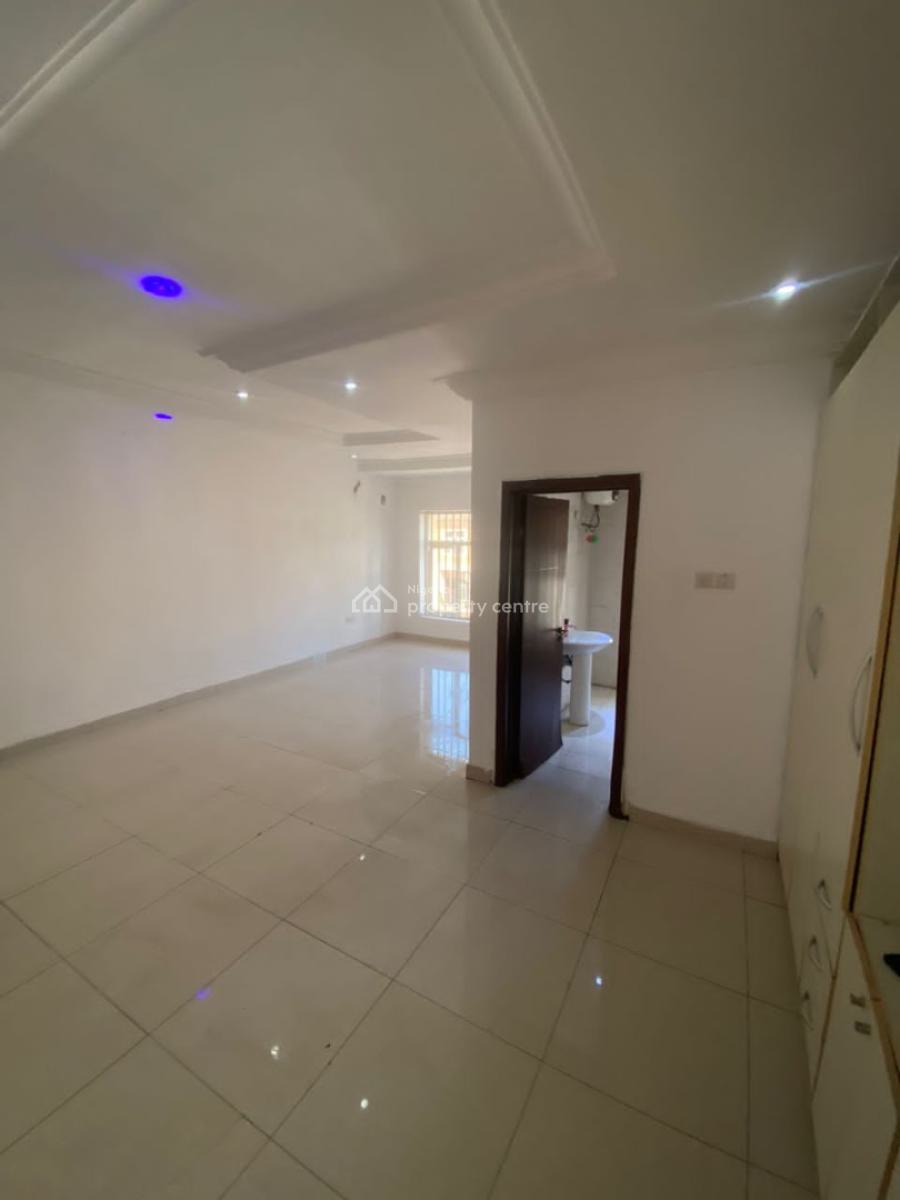 Masters Bedroom Studio Apartment { Upstairs}, Gardens Estate Opp Victory Park, Osapa, Lekki, Lagos, Self Contain (single Rooms) for Rent