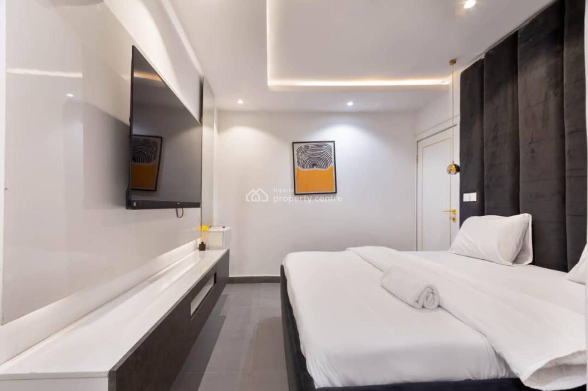 Luxury & Cozy Living: Our 2-bedroom Apartment with Power 24hrs Inver, Lekki Phase 1, Lekki, Lagos, Flat / Apartment Short Let