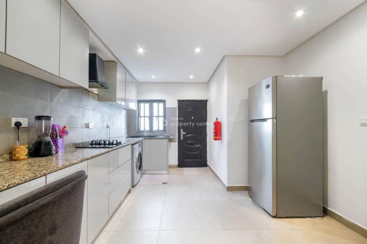 Luxury & Cozy Living: Our 2-bedroom Apartment with Power 24hrs Inver, Lekki Phase 1, Lekki, Lagos, Flat / Apartment Short Let