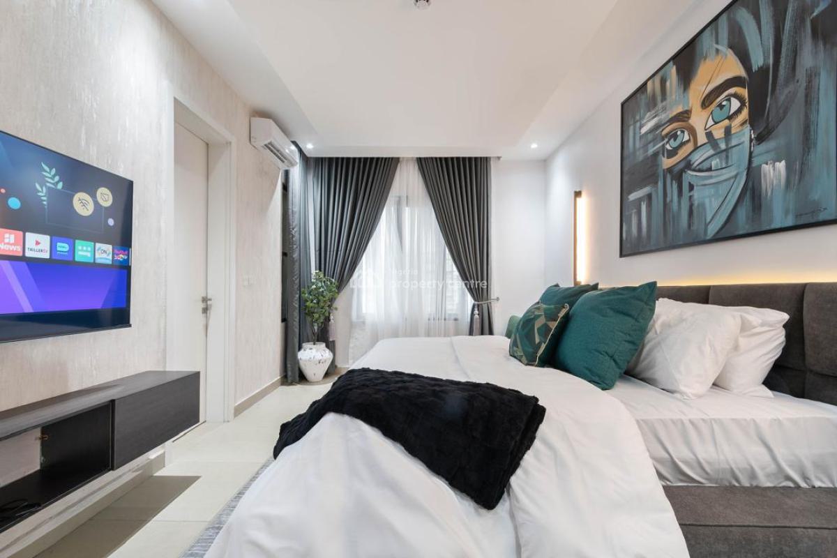 Spacious Living Room 2 Bedroom Apartment, Lekki Phase 1, Lekki, Lagos, Flat / Apartment Short Let