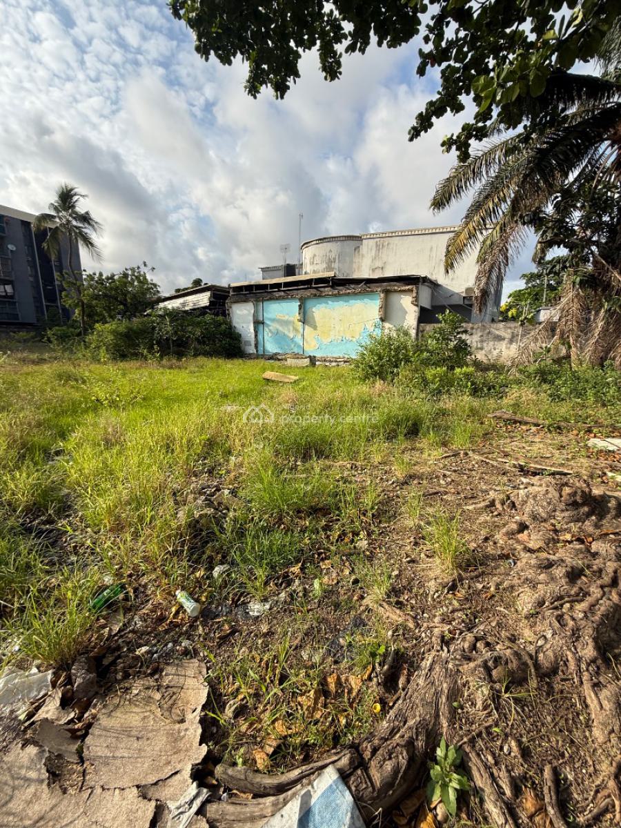 Bareland Measuring 2,000 Sqm Fenced & Dry, Victoria Island (vi), Lagos, Mixed-use Land for Sale