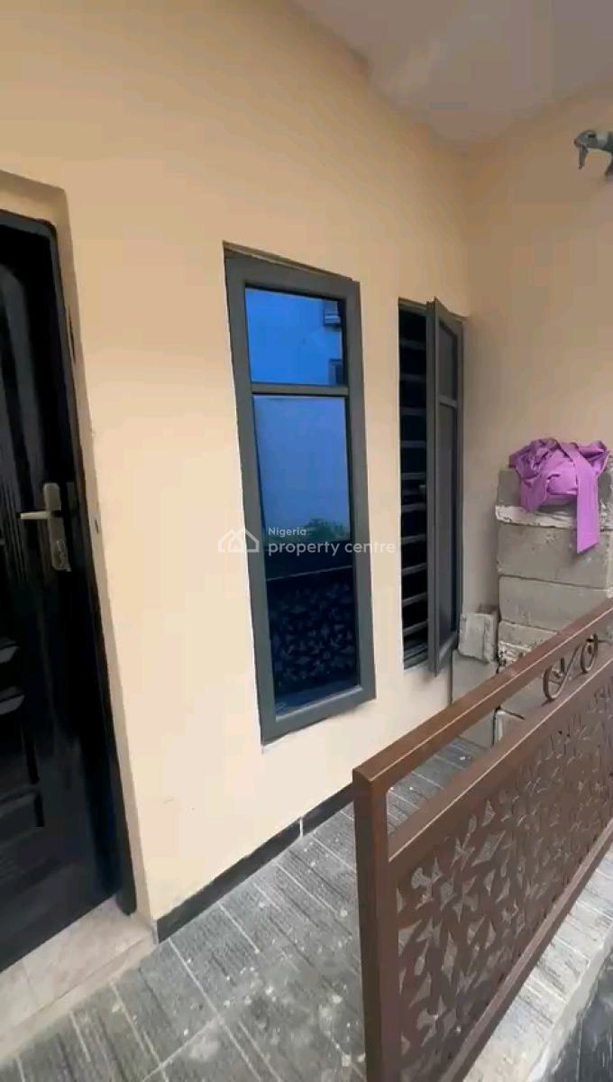 Newly Built 3 Bedroom Flat, Fadeyi, Shomolu, Lagos, Flat / Apartment for Rent
