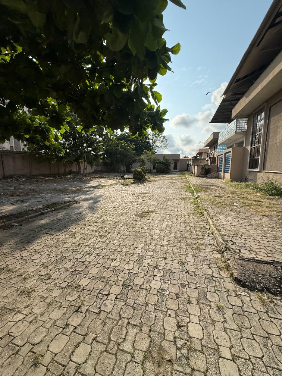 Massive Commercial Duplex with a Landsizs of 2,0000 Sqm, Victoria Island (vi), Lagos, Commercial Property for Rent