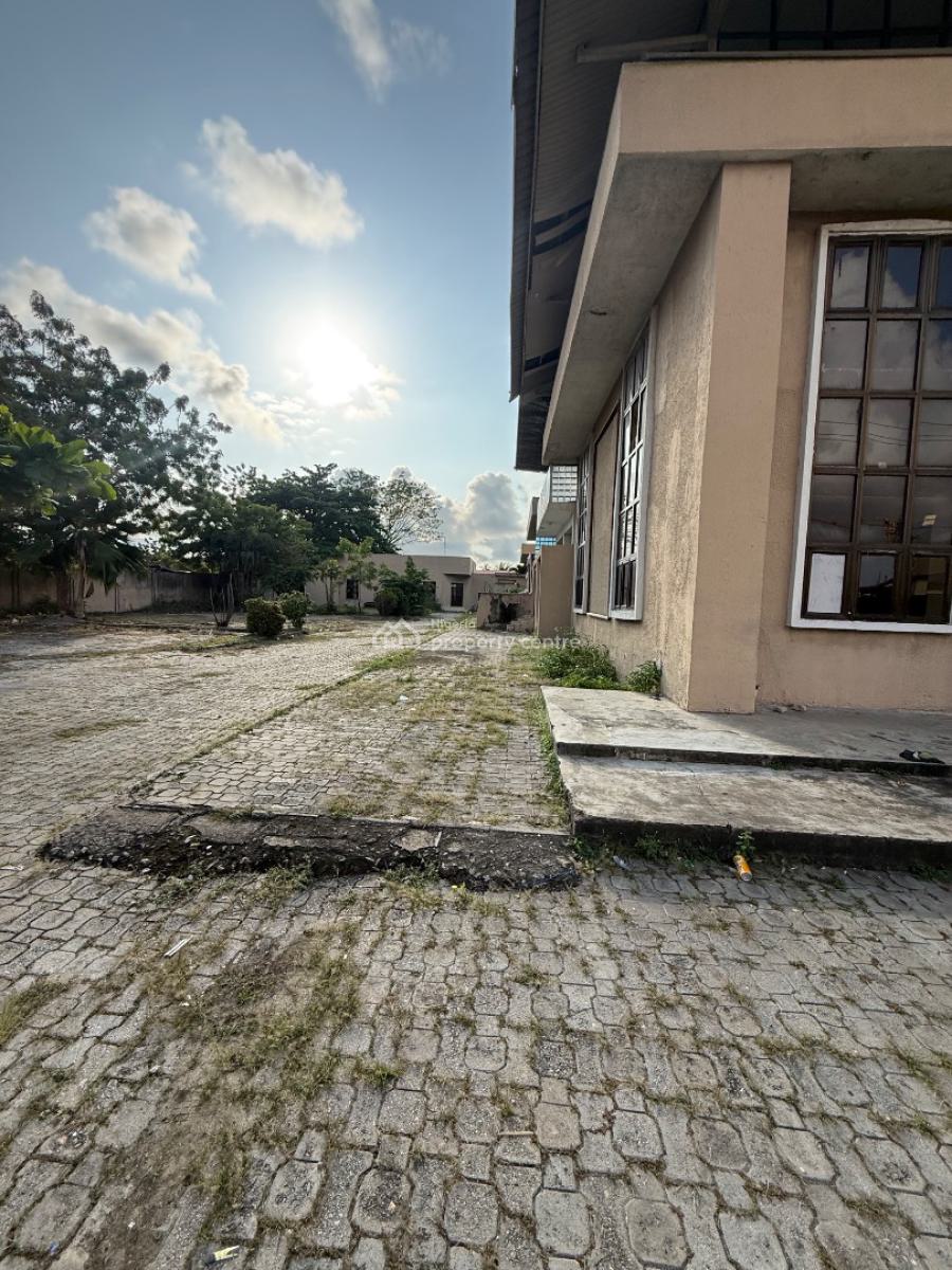 Massive Commercial Duplex with a Landsizs of 2,0000 Sqm, Victoria Island (vi), Lagos, Commercial Property for Rent