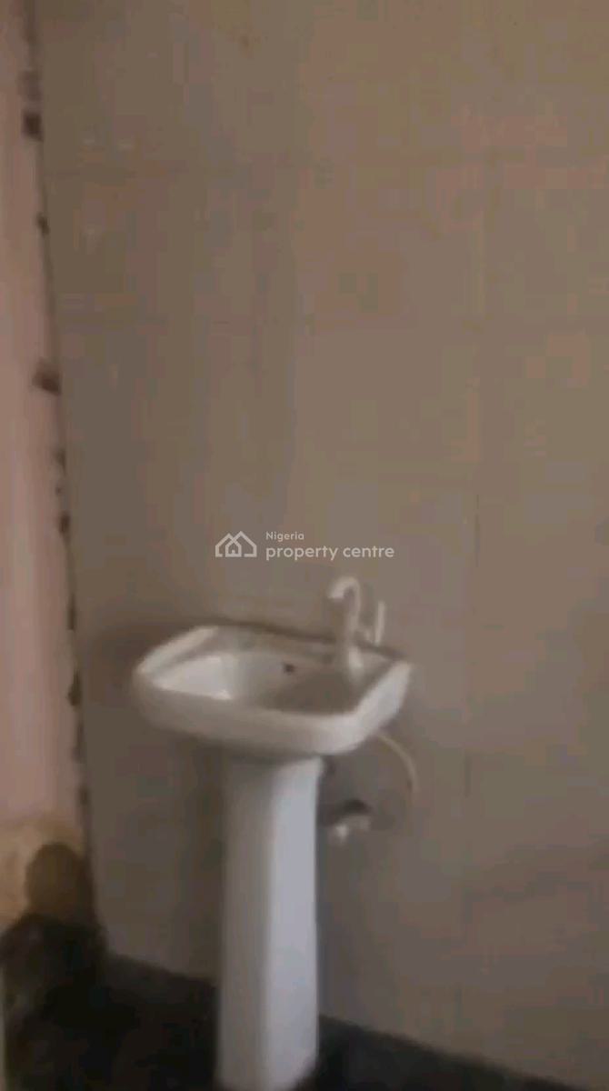 Standard and Executive Mini Flat, Isaac John, Fadeyi, Shomolu, Lagos, Mini Flat (room and Parlour) for Rent