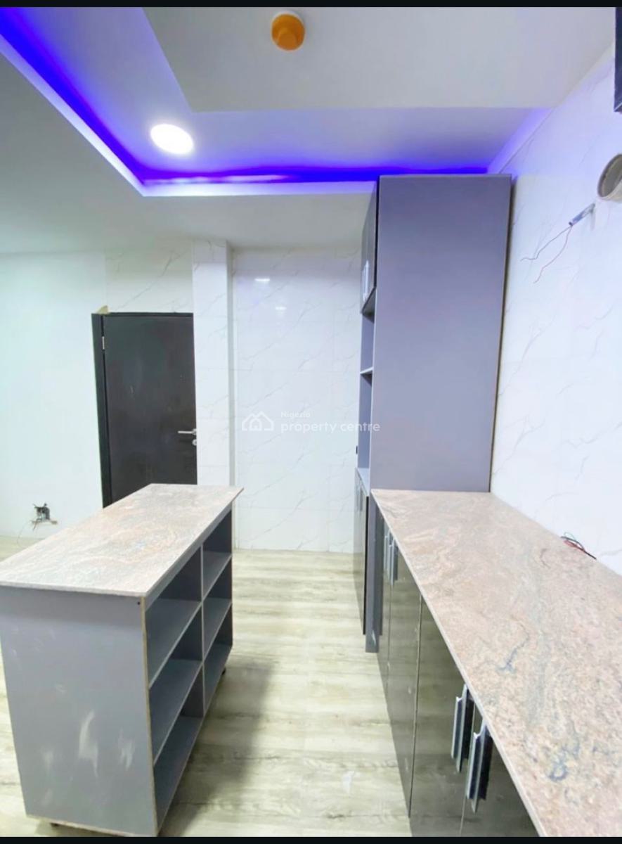Nicely Done 2 Bedroom Spacious Apartment, Lekki Phase 1 Lagos, Lekki, Lagos, Flat / Apartment for Sale