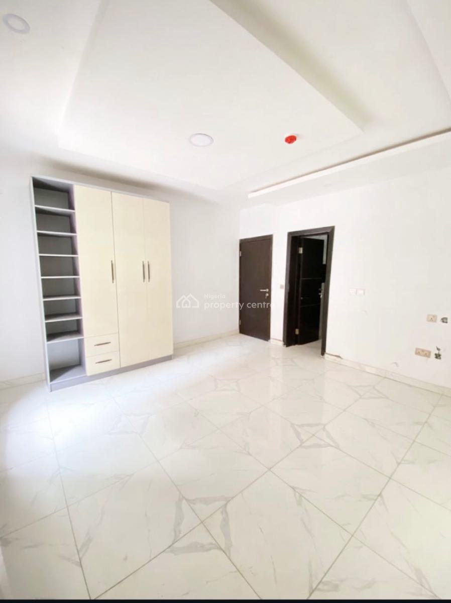 Nicely Done 2 Bedroom Spacious Apartment, Lekki Phase 1 Lagos, Lekki, Lagos, Flat / Apartment for Sale