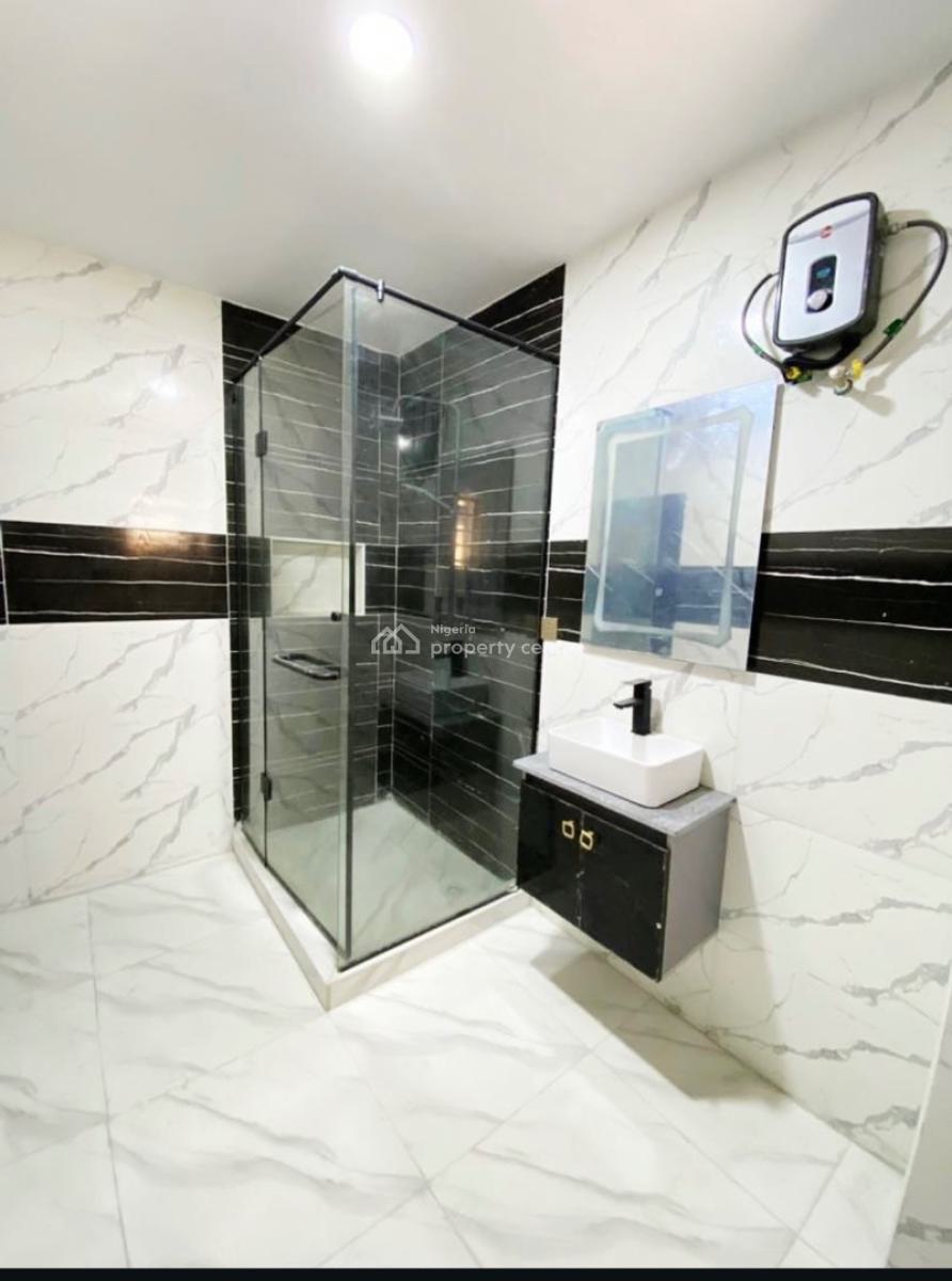 Nicely Done 2 Bedroom Spacious Apartment, Lekki Phase 1 Lagos, Lekki, Lagos, Flat / Apartment for Sale