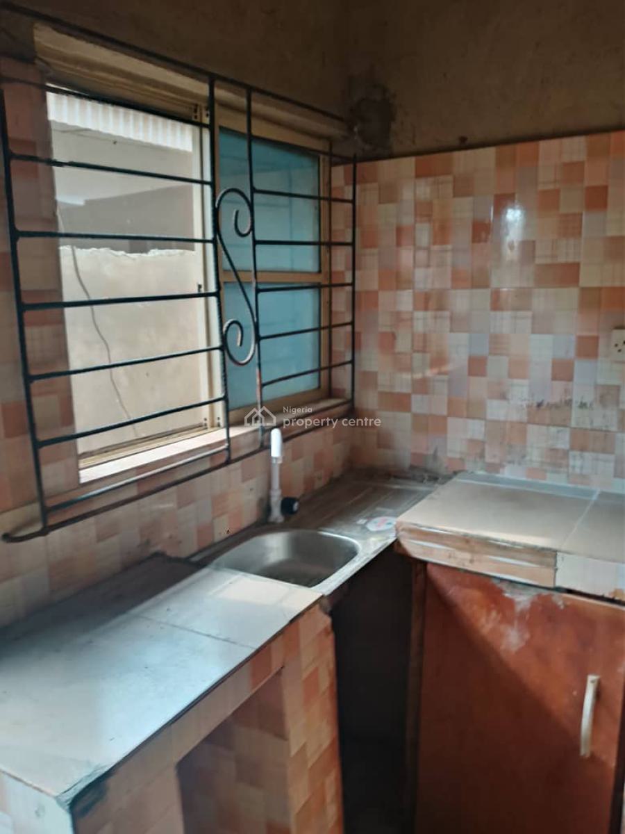 a Clean and Spacious 2 Bedroom, Lucky Fiber Road, Ikorodu, Lagos, Flat / Apartment for Rent