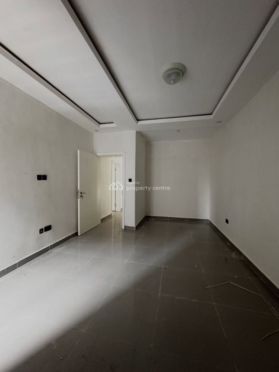 Spacious Upstairs in Serene Neighborhood of Lekki, Ikate, Lekki, Lagos, Flat / Apartment for Rent