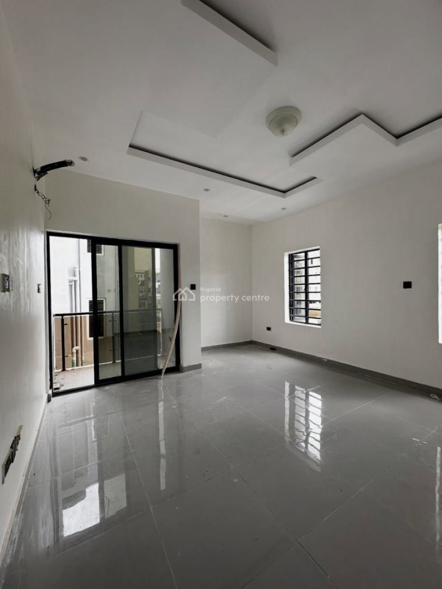Spacious Upstairs in Serene Neighborhood of Lekki, Ikate, Lekki, Lagos, Flat / Apartment for Rent