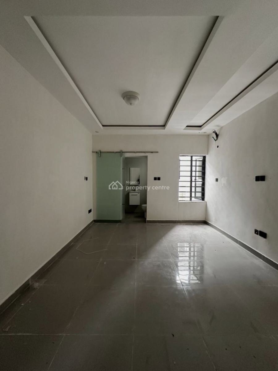 Spacious Upstairs in Serene Neighborhood of Lekki, Ikate, Lekki, Lagos, Flat / Apartment for Rent