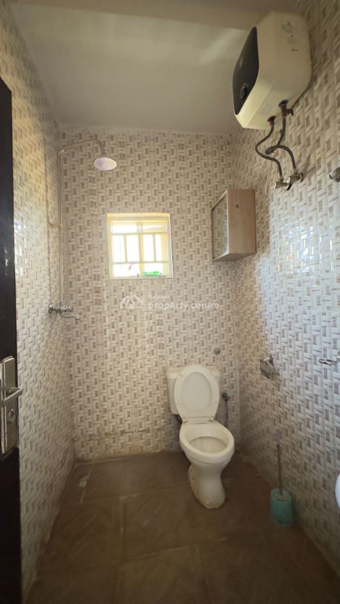 Newly Vacated 2 Bedroom Flat on 2nd Floor, Jabi, Abuja, Flat / Apartment for Rent