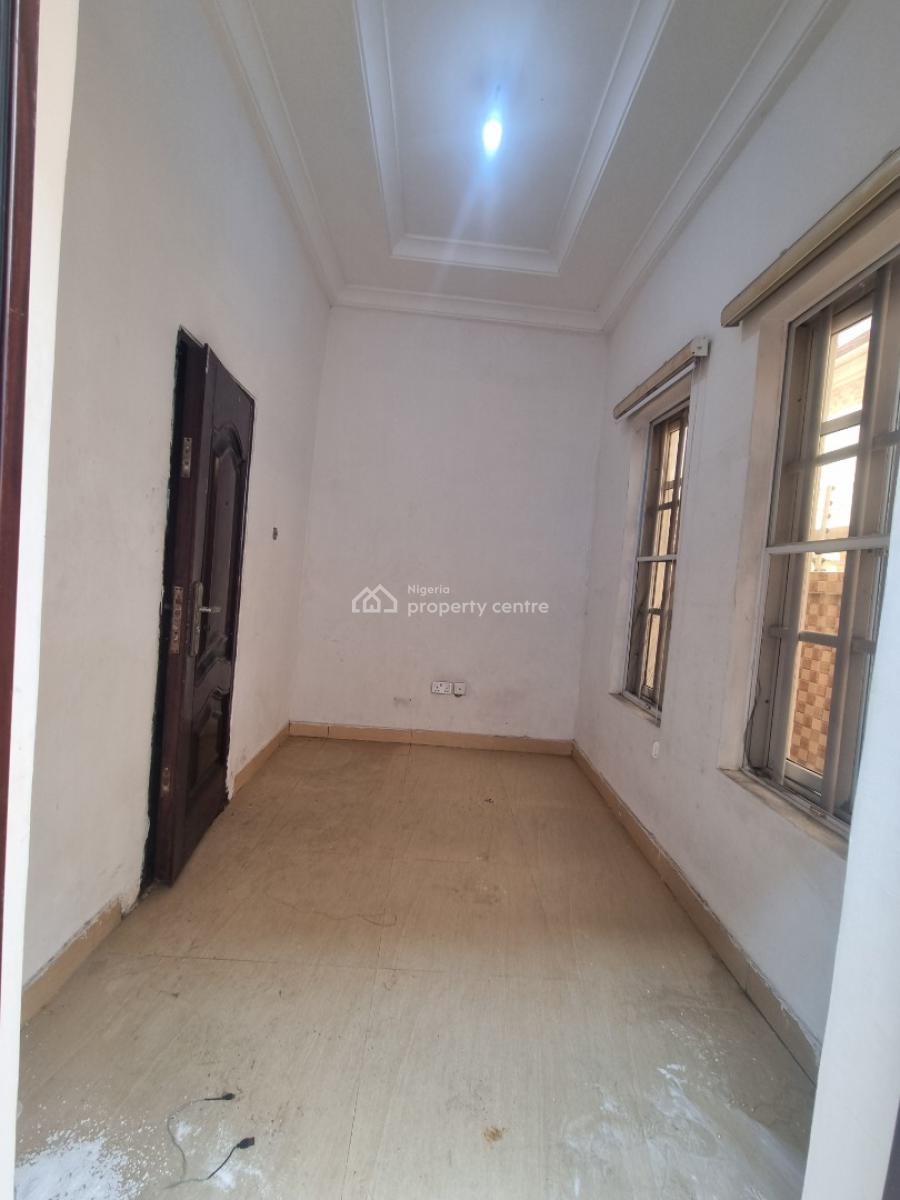 Standard and Spacious Bq, 2 Chevy View Estate Chevron Lekki, Lekki, Lagos, Flat / Apartment for Rent