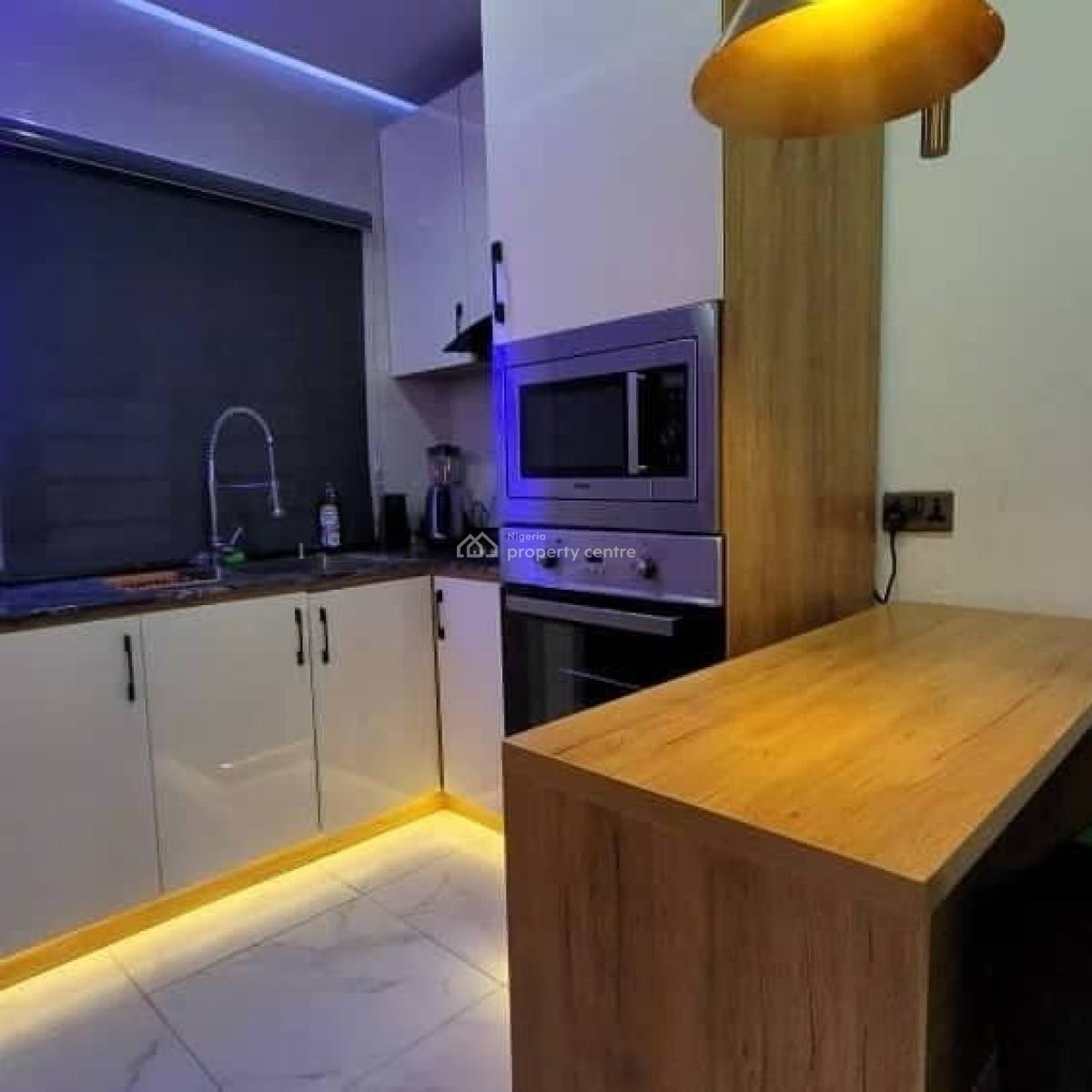 a Well Furnished 3 Bedroom Apartment, Gra, Ogudu, Lagos, Flat / Apartment Short Let