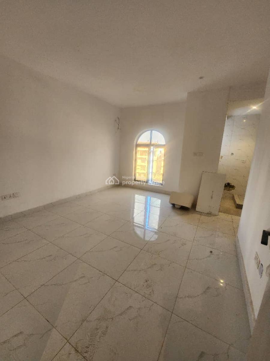 Beautiful Spacious 2 Bedroom Maisonette with Swimming Pool , Elevator, Lekki Phase 1, Lekki, Lagos, Flat / Apartment for Rent