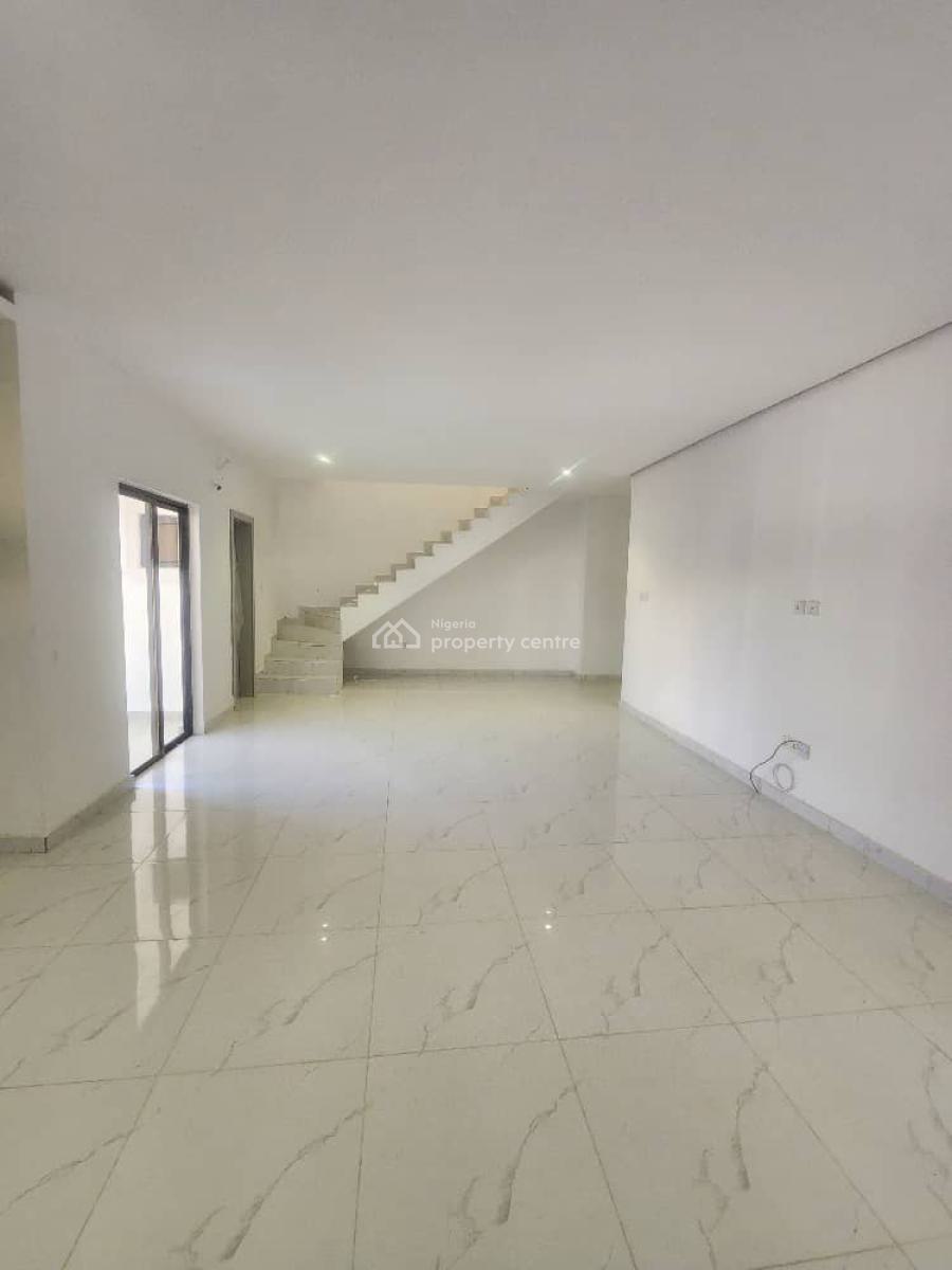 Beautiful Spacious 2 Bedroom Maisonette with Swimming Pool , Elevator, Lekki Phase 1, Lekki, Lagos, Flat / Apartment for Rent