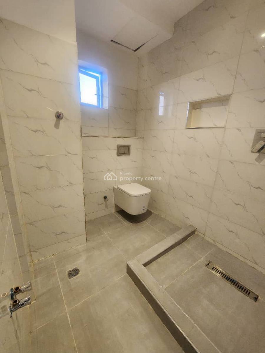 Beautiful Spacious 2 Bedroom Maisonette with Swimming Pool , Elevator, Lekki Phase 1, Lekki, Lagos, Flat / Apartment for Rent